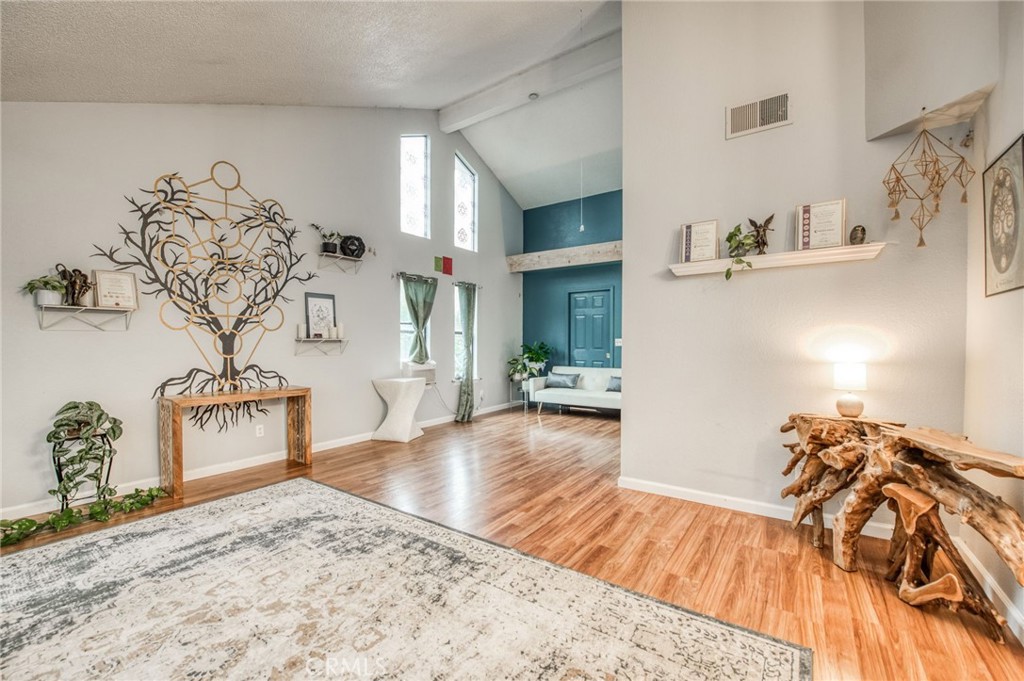 6189 N Cleo Avenue, Fresno, CA 93722