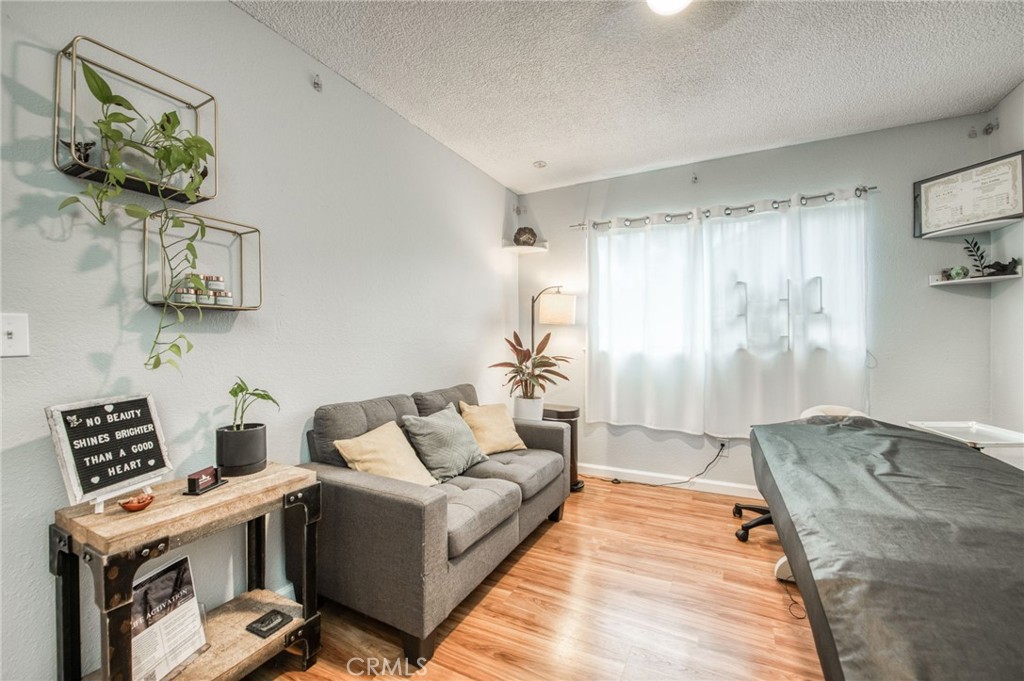 6189 N Cleo Avenue, Fresno, CA 93722