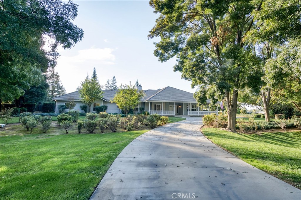 6605 N Blackhawk Ln, Fresno, CA 93619