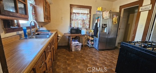 4648 E Iowa, Fresno, CA 93702