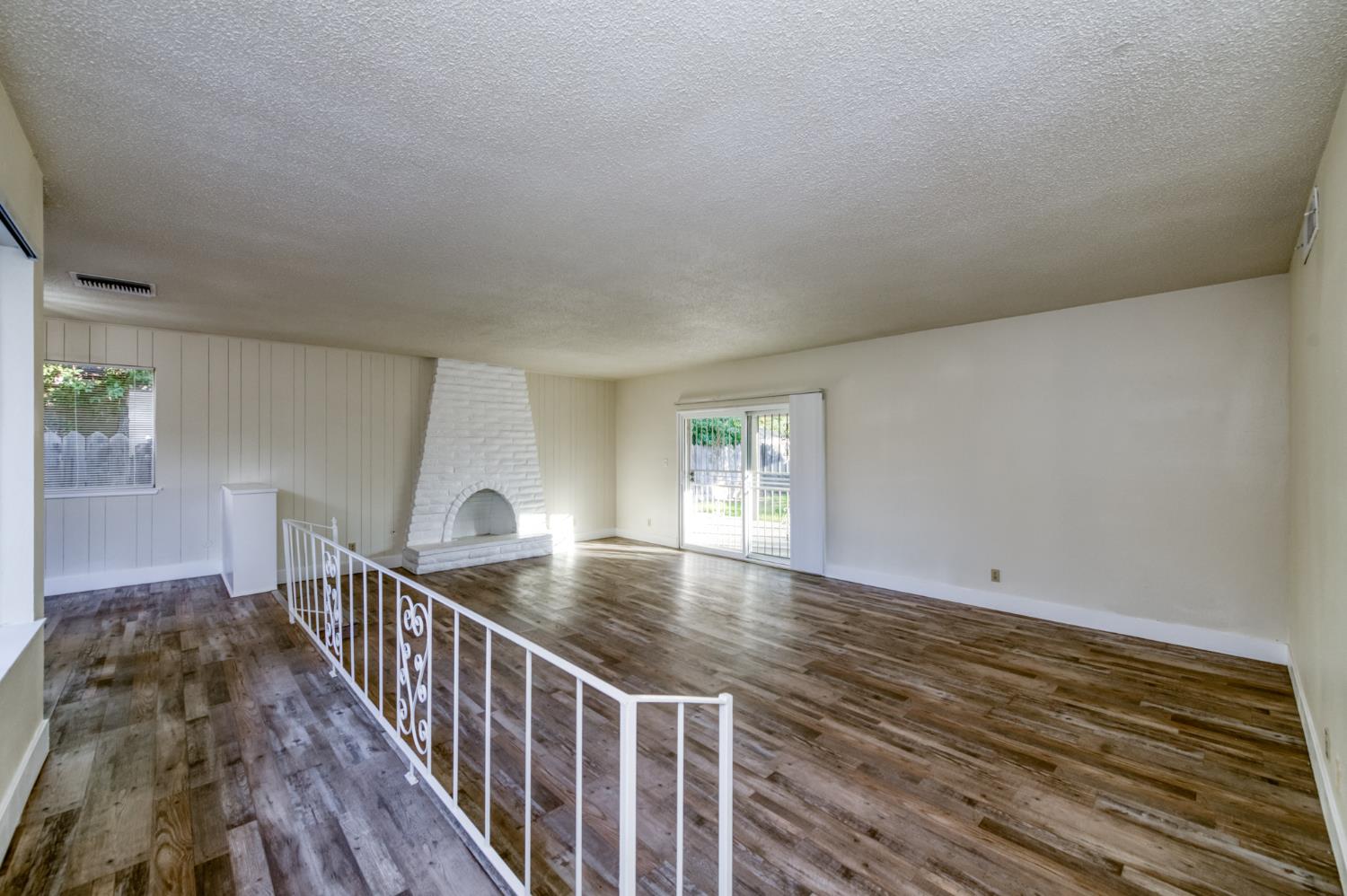 4852 E Gettysburg Ave, Fresno, CA 93726