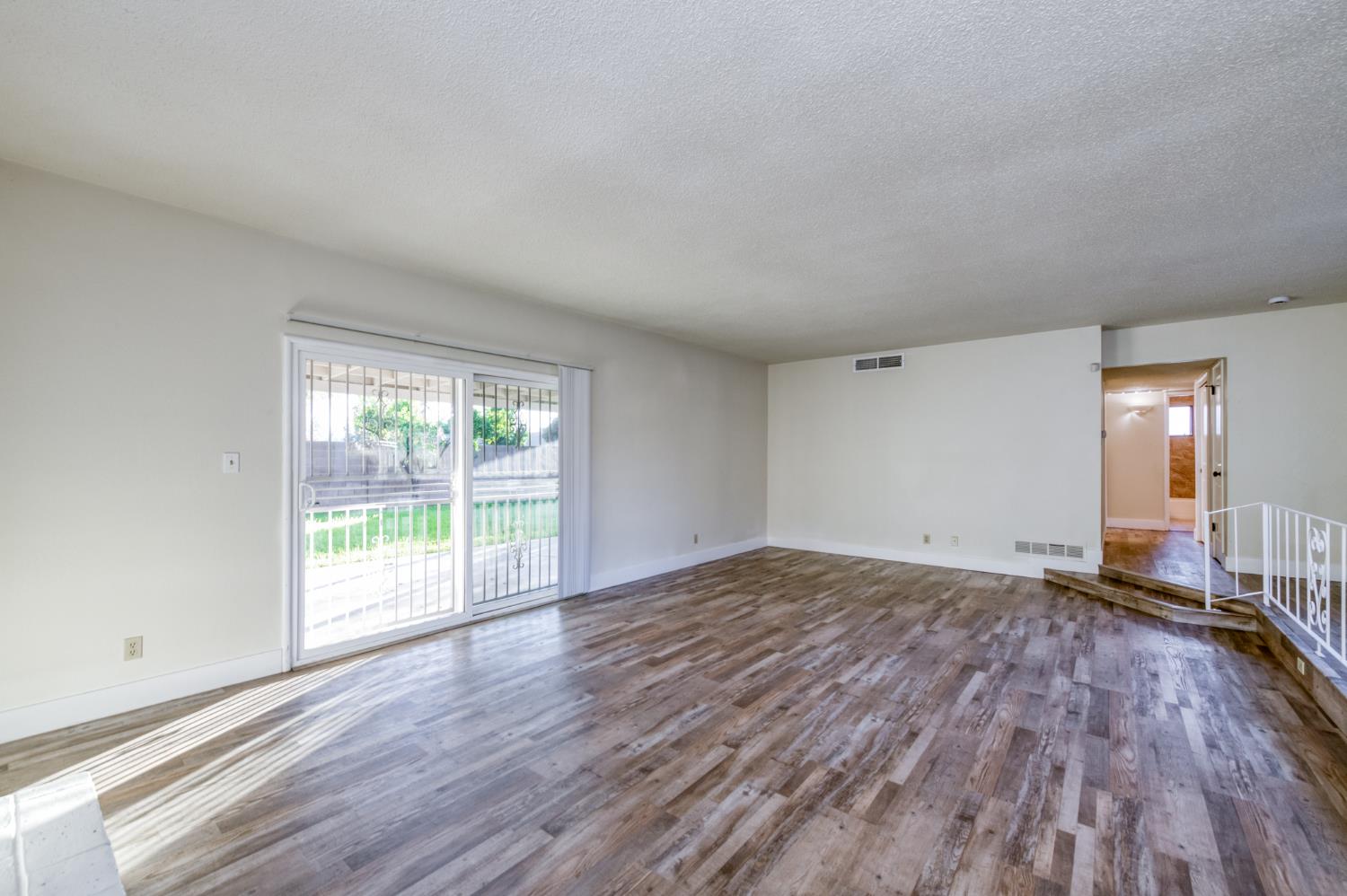 4852 E Gettysburg Ave, Fresno, CA 93726