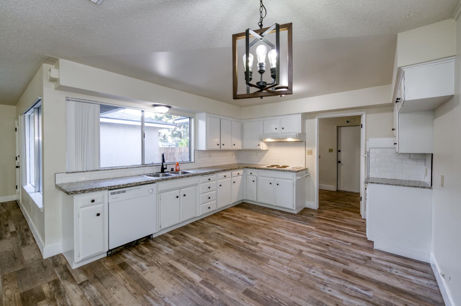 4852 E Gettysburg Ave, Fresno, CA 93726