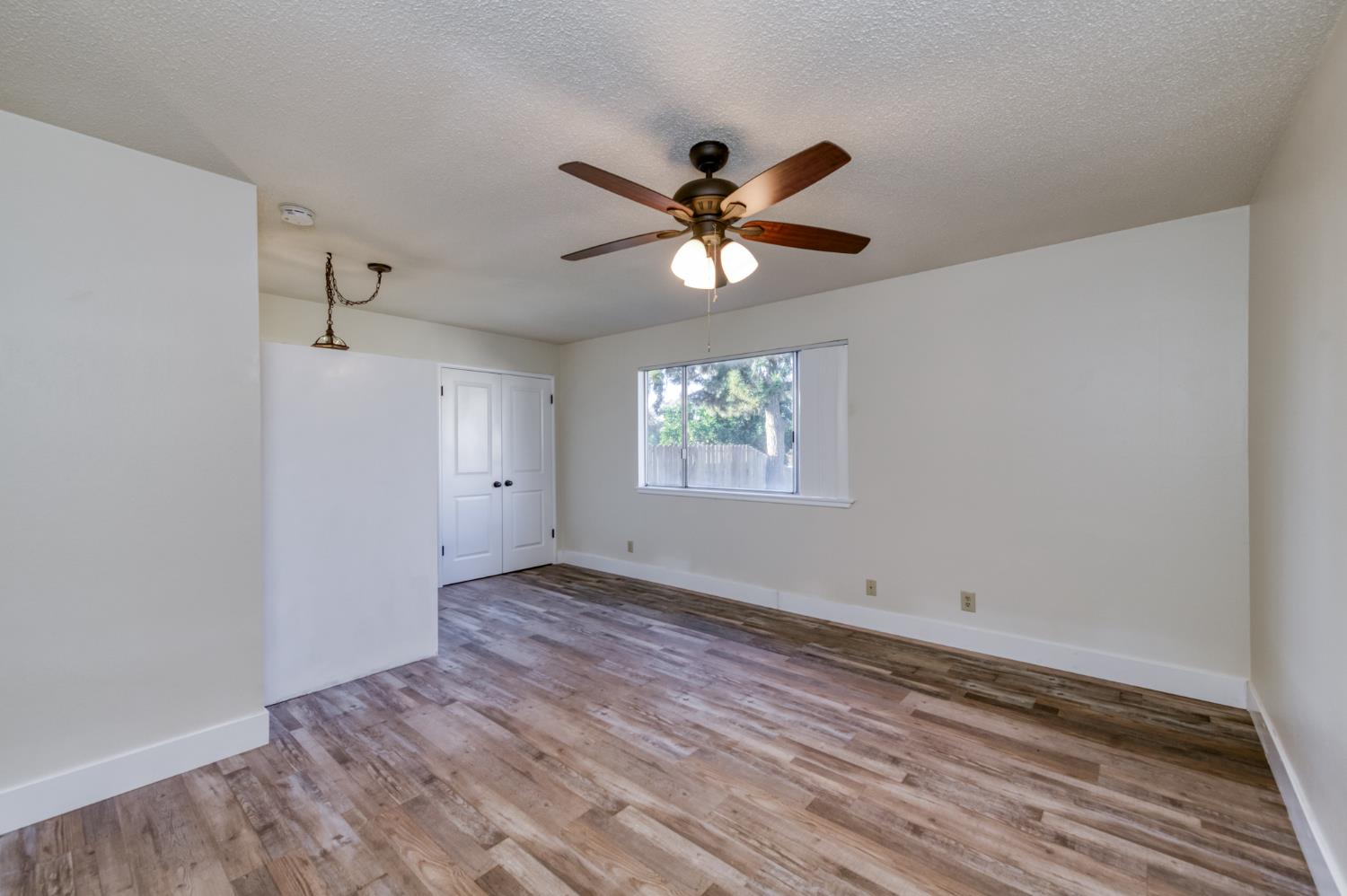 4852 E Gettysburg Ave, Fresno, CA 93726