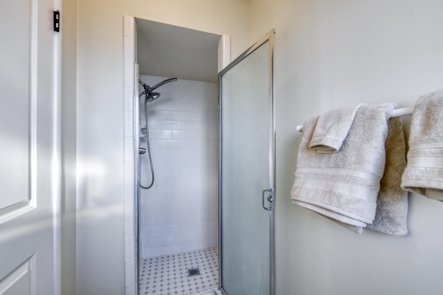 4852 E Gettysburg Ave, Fresno, CA 93726