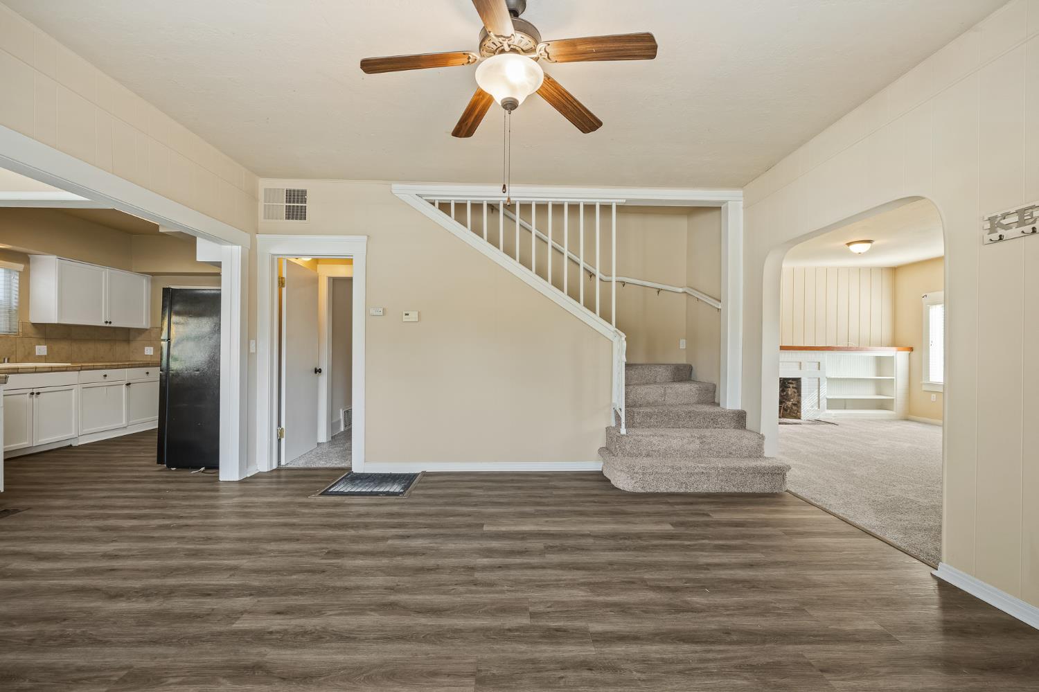 1105 E Bremer Ave, Fresno, CA 93728