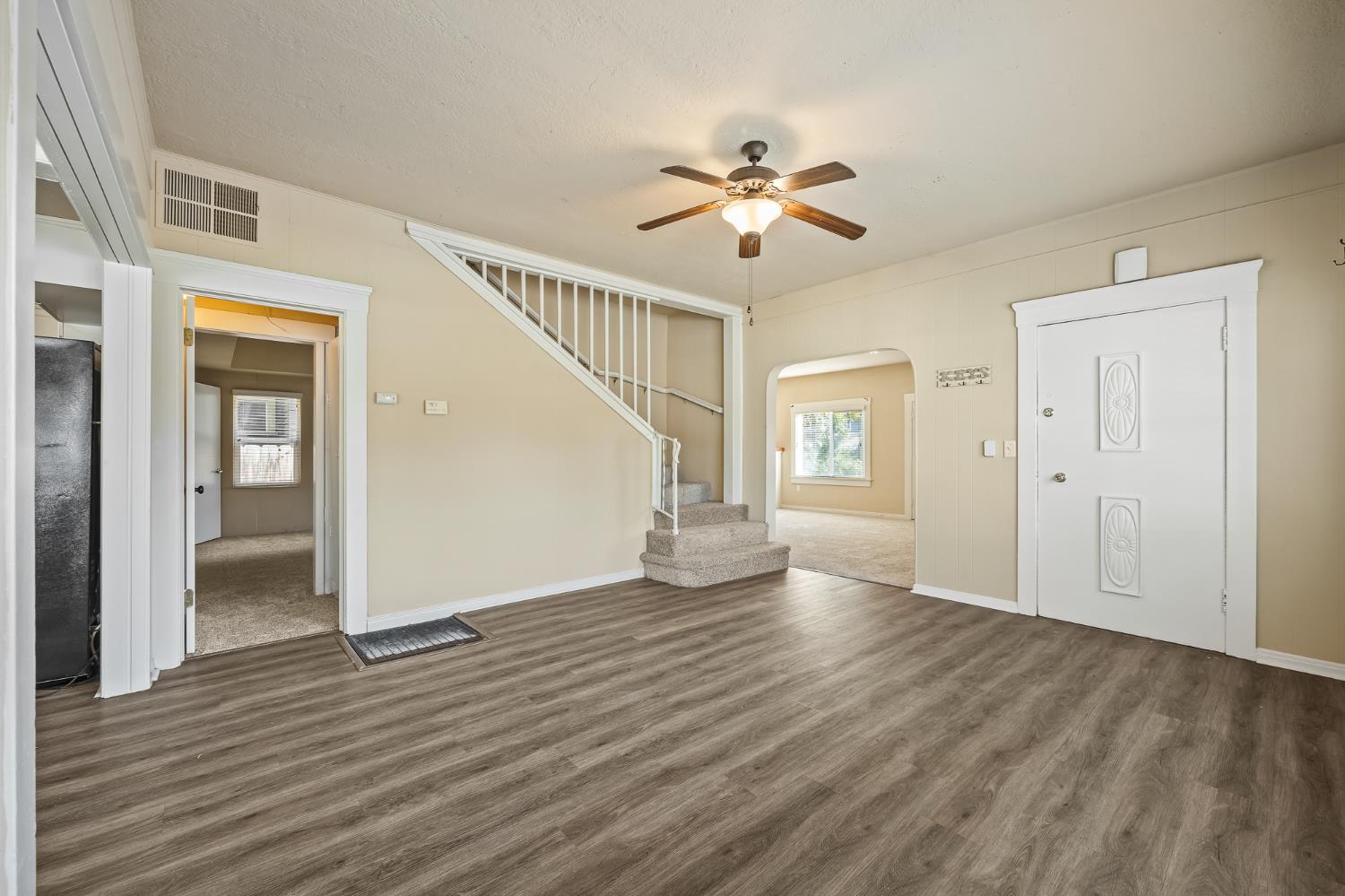 1105 E Bremer Ave, Fresno, CA 93728