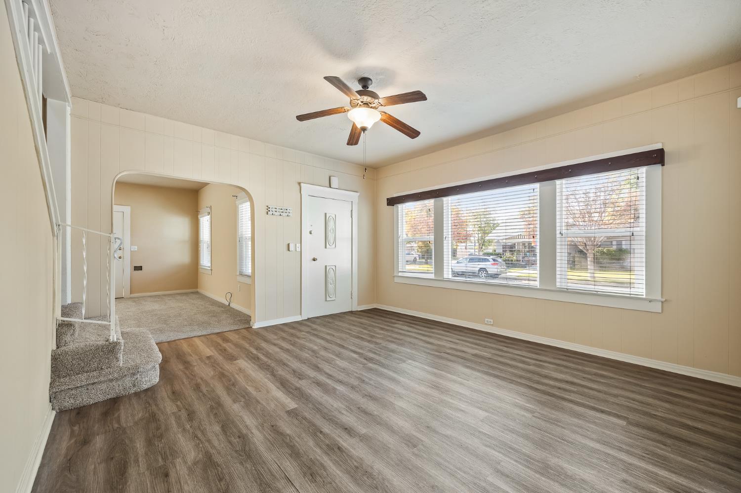 1105 E Bremer Ave, Fresno, CA 93728