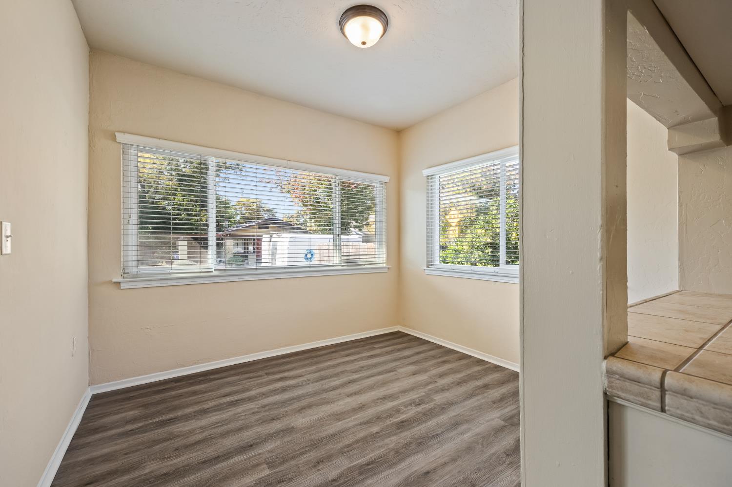 1105 E Bremer Ave, Fresno, CA 93728