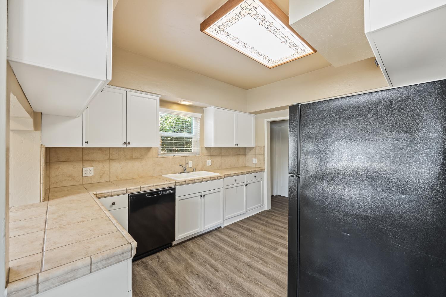 1105 E Bremer Ave, Fresno, CA 93728