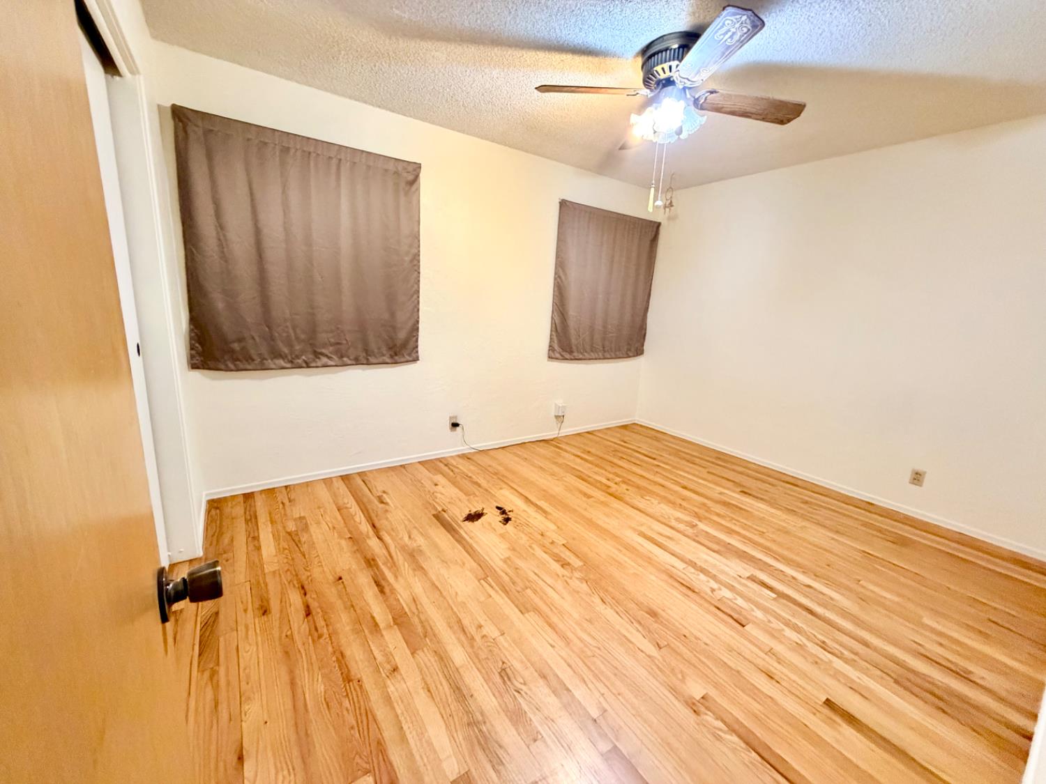 906 W. Ashcroft, Fresno, CA 93705