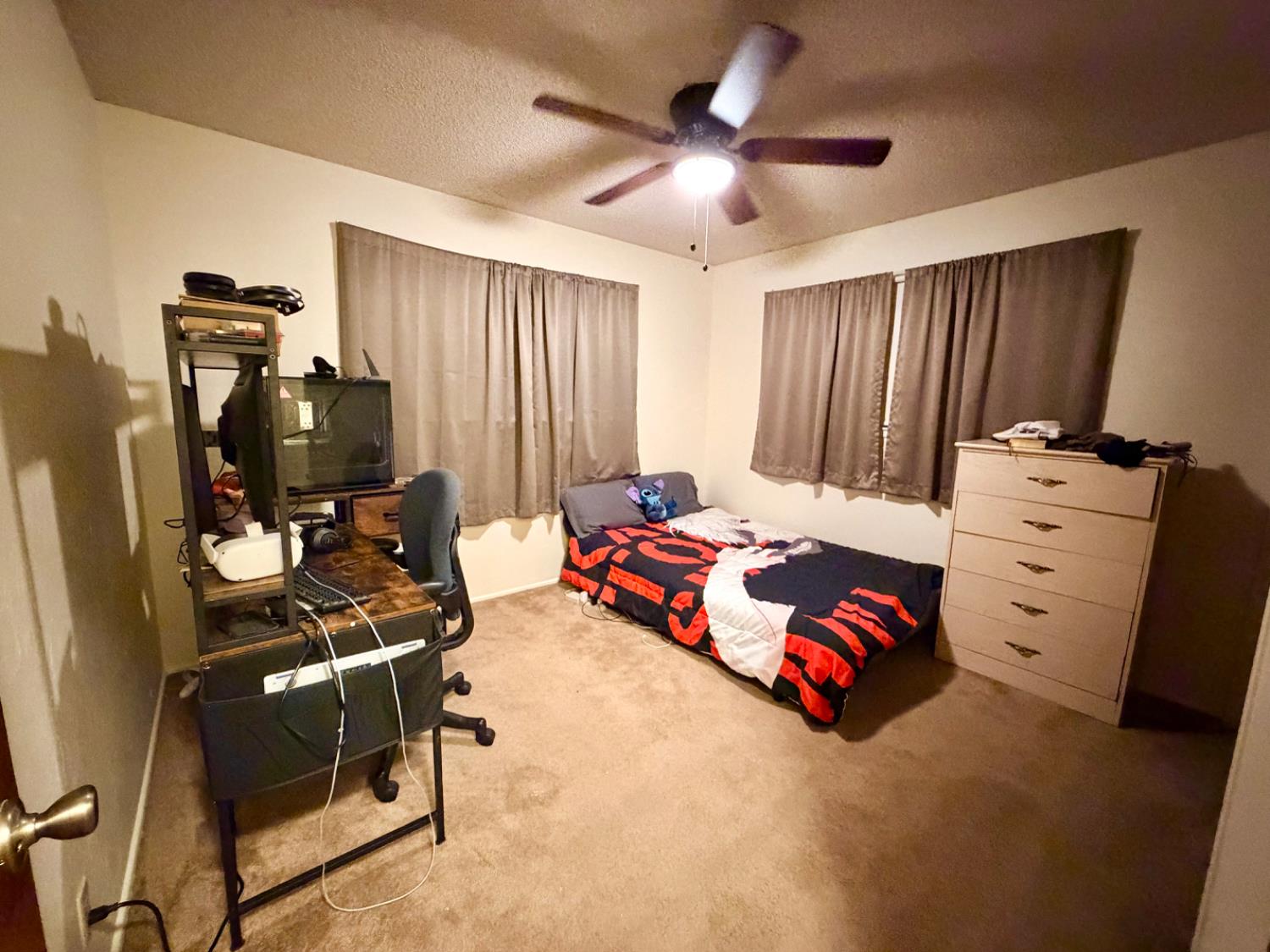 906 W. Ashcroft, Fresno, CA 93705