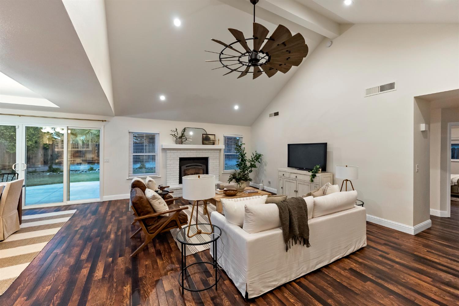 1834 E Niles Ave, Fresno, CA 93720