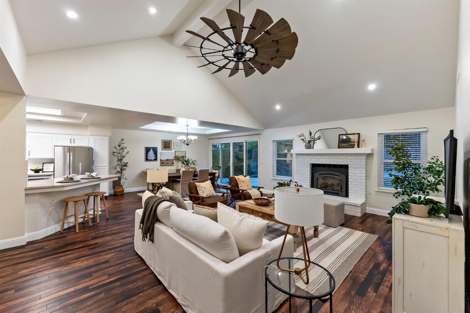 1834 E Niles Ave, Fresno, CA 93720