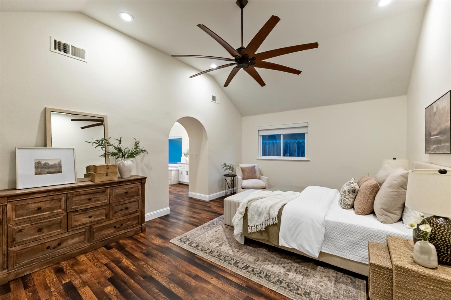 1834 E Niles Ave, Fresno, CA 93720