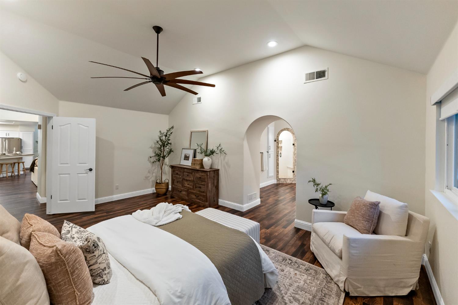 1834 E Niles Ave, Fresno, CA 93720