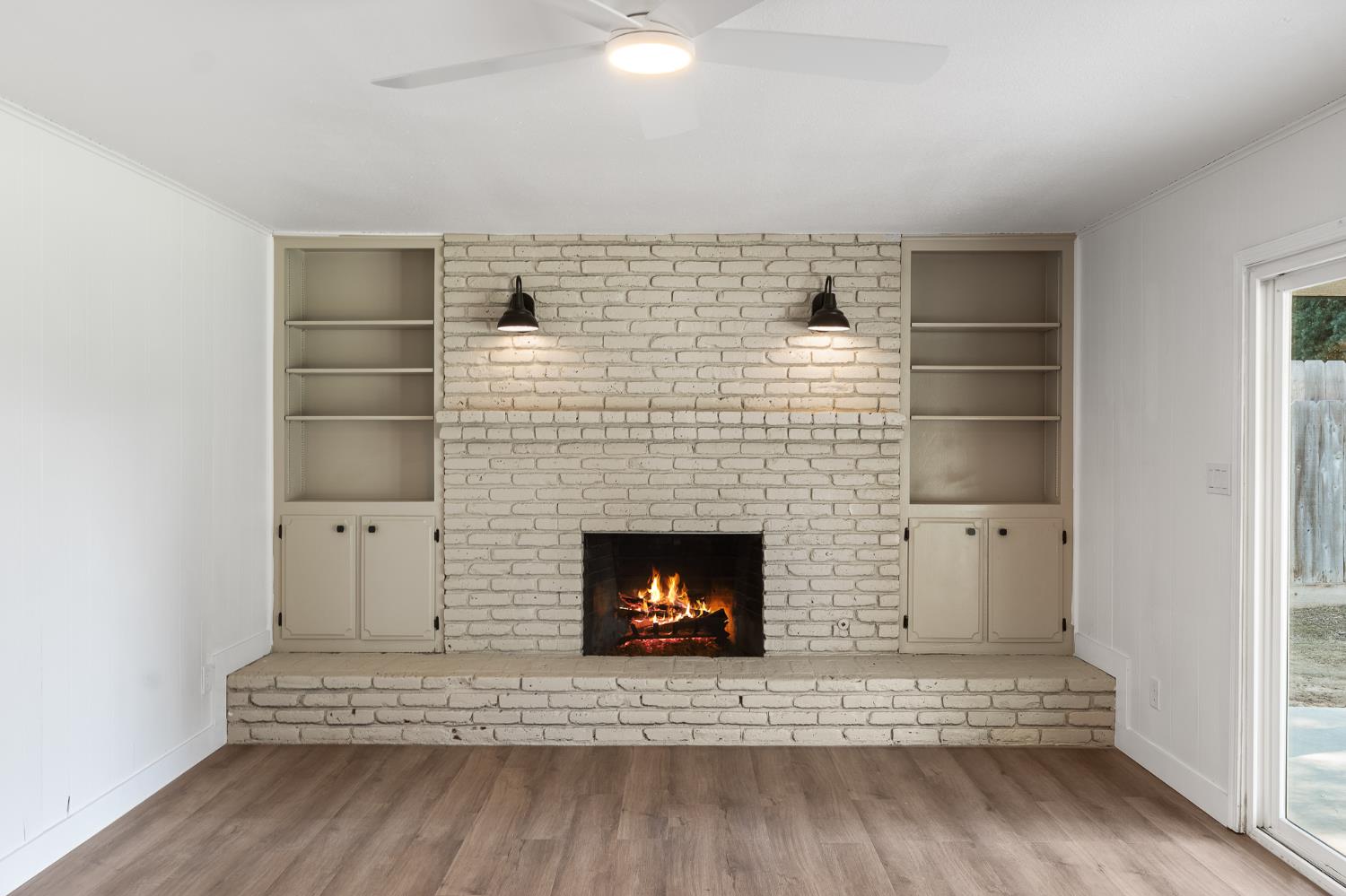 5443 N Prospect Ave, Fresno, CA 93711