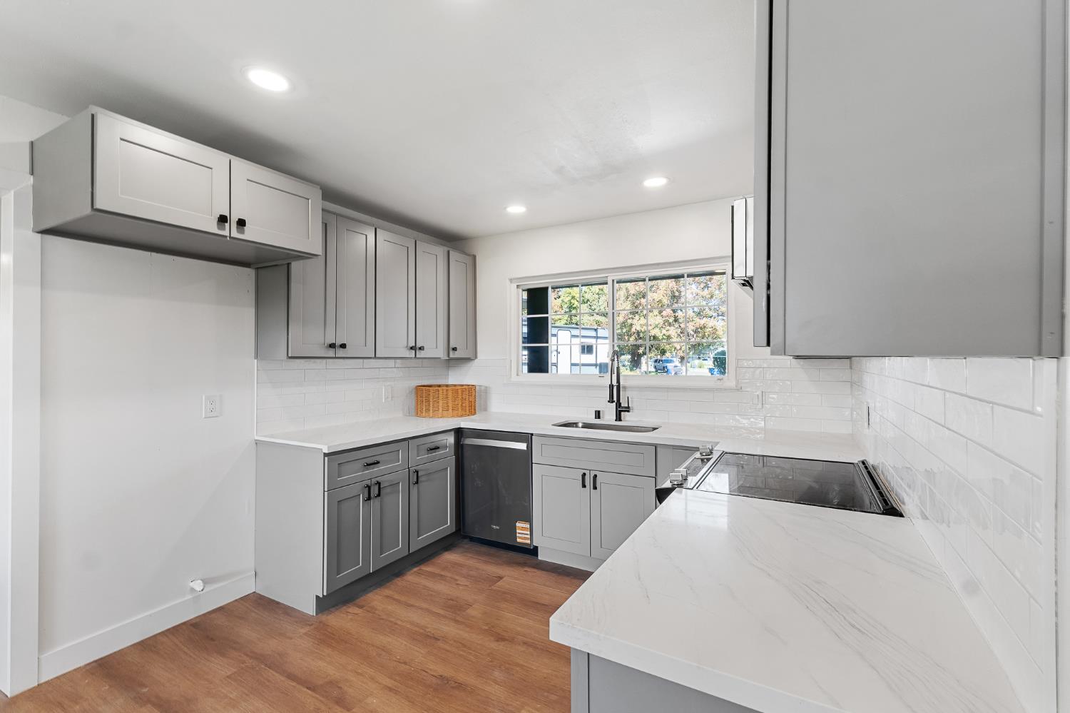 5443 N Prospect Ave, Fresno, CA 93711