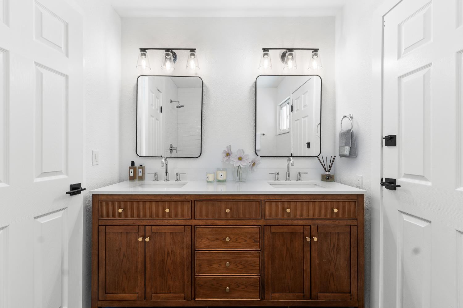 5443 N Prospect Ave, Fresno, CA 93711