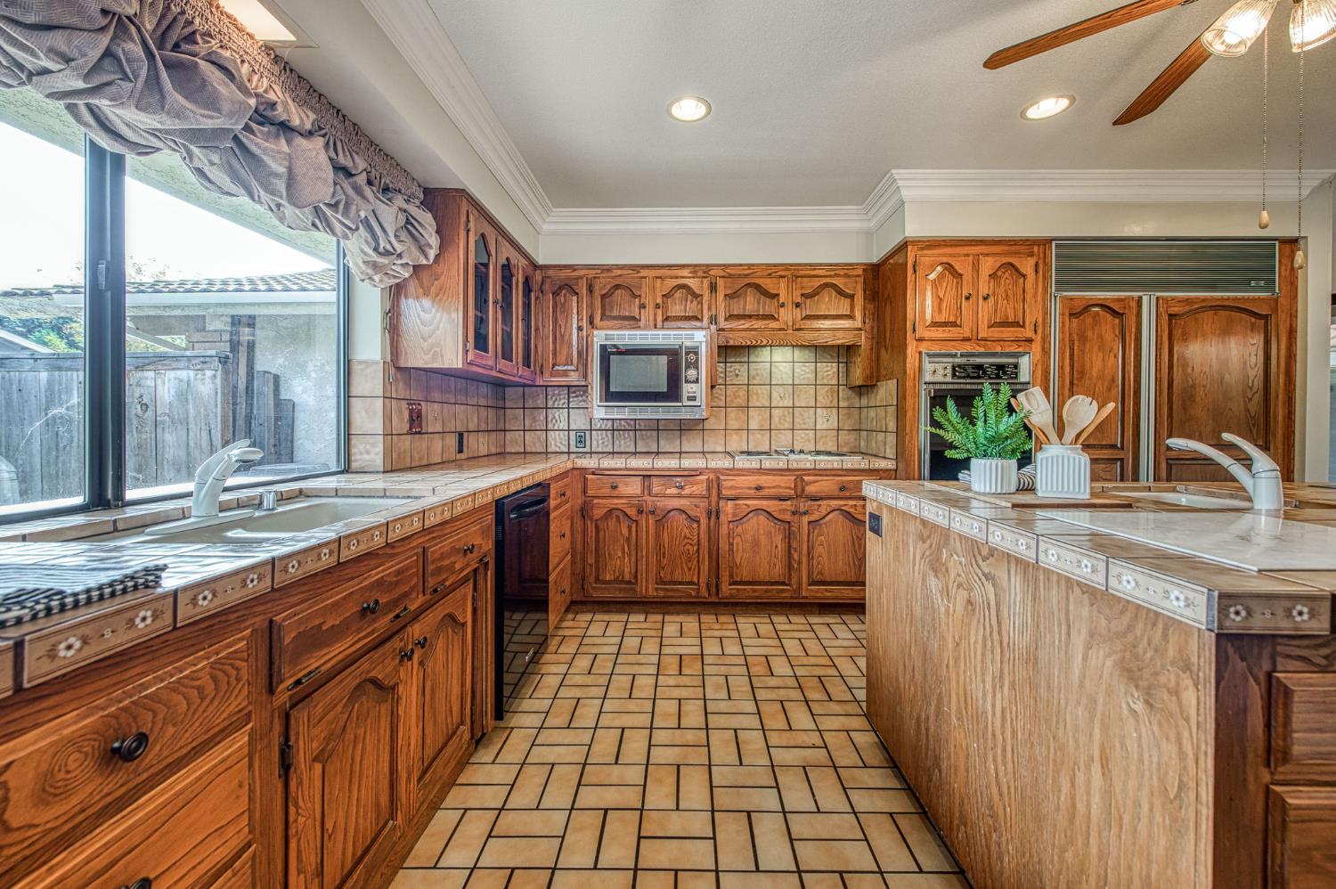 5453 E Butler Ave, Fresno, CA 93727