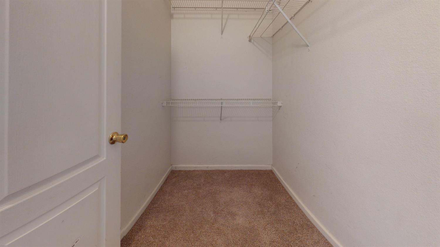 2944 E Christopher Dr, Fresno, CA 93720