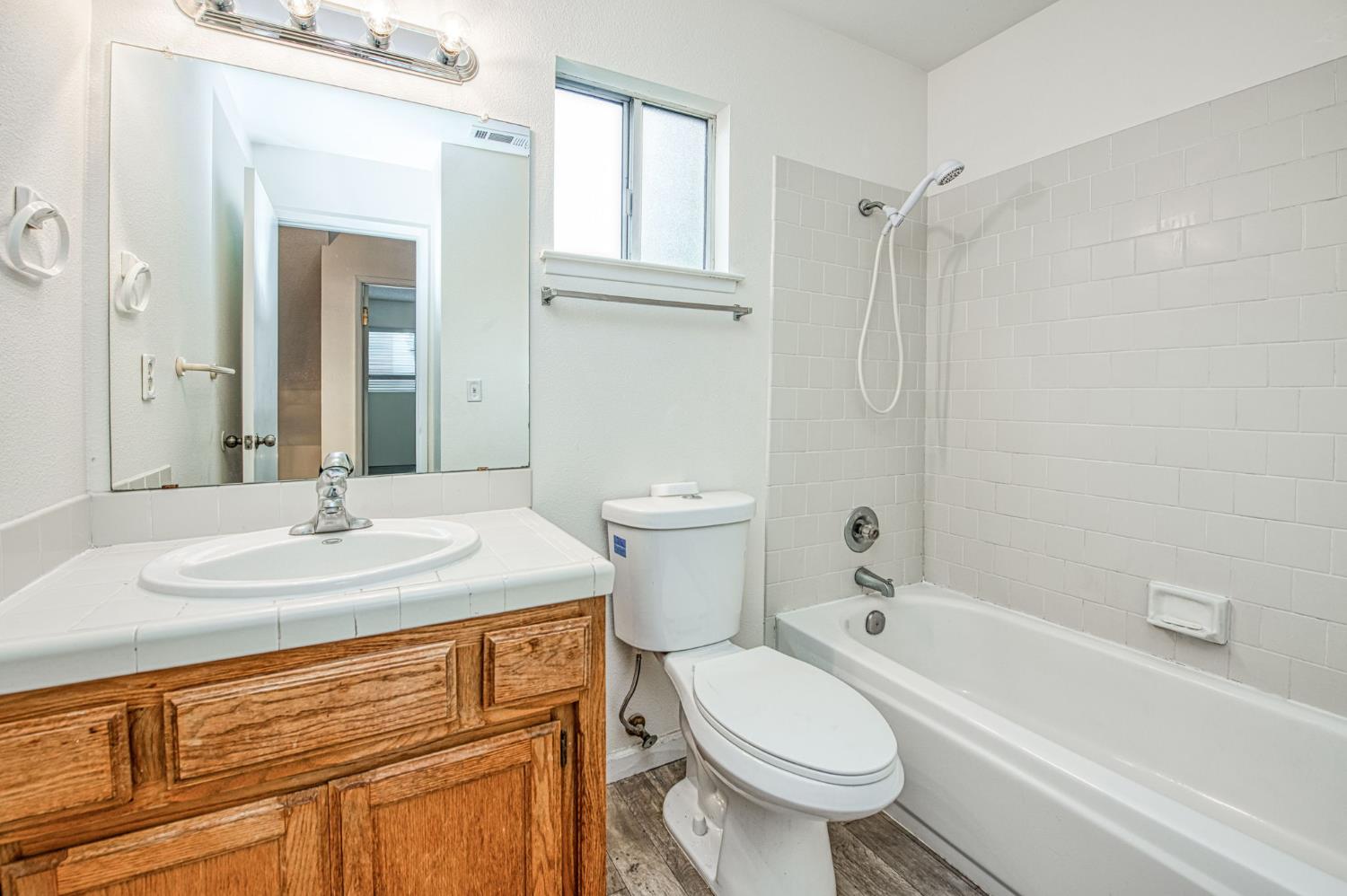 8665 N Cedar Ave #150, Fresno, CA 93720