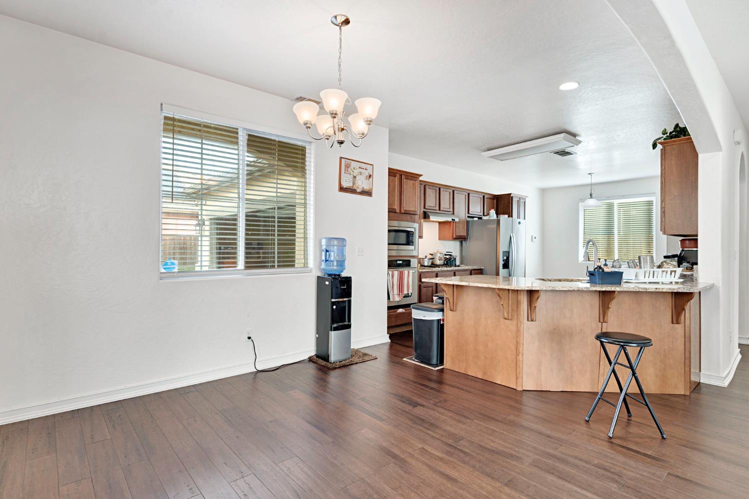 4421 W Pinsapo Dr, Fresno, CA 93722