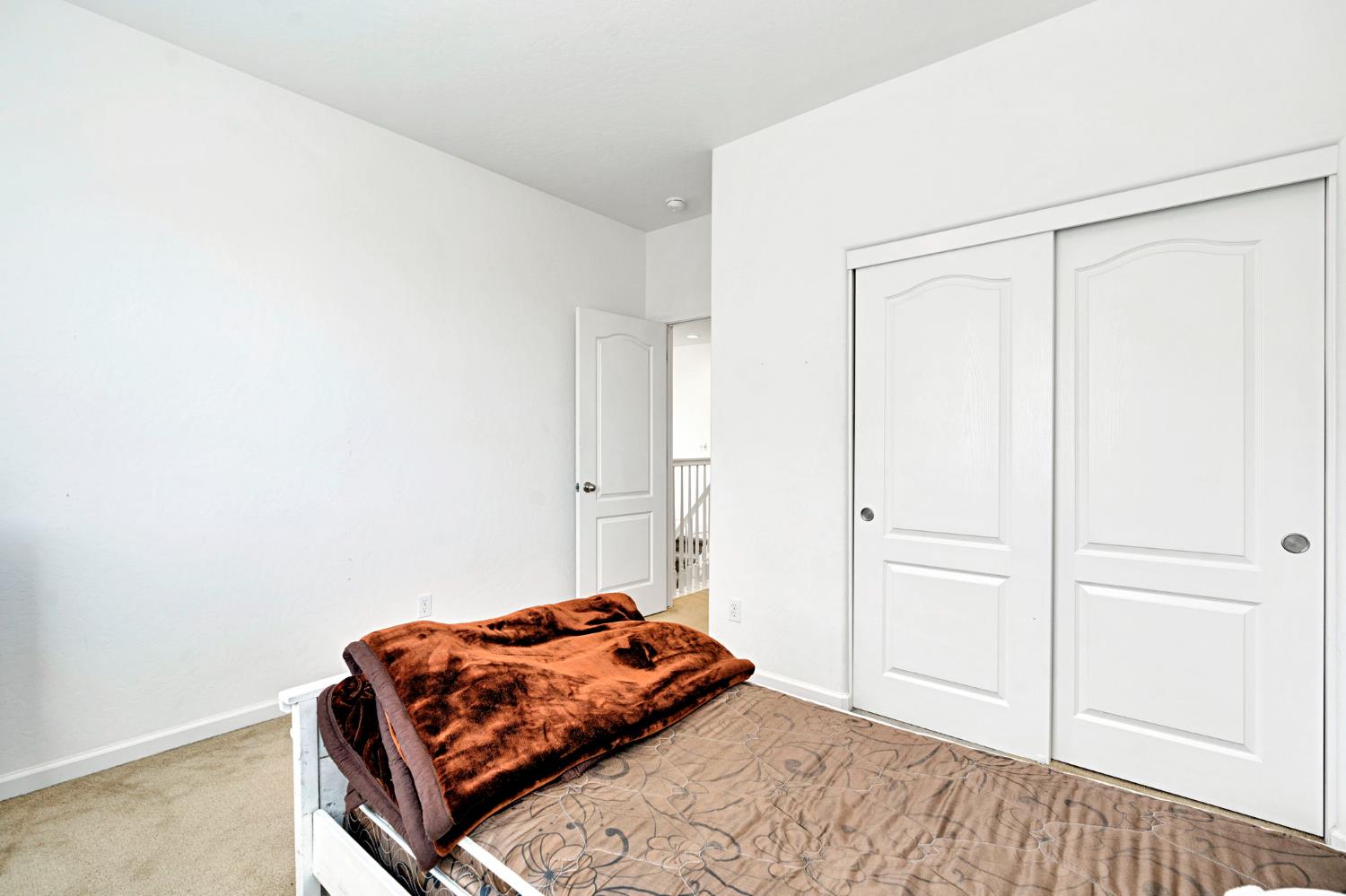 4421 W Pinsapo Dr, Fresno, CA 93722