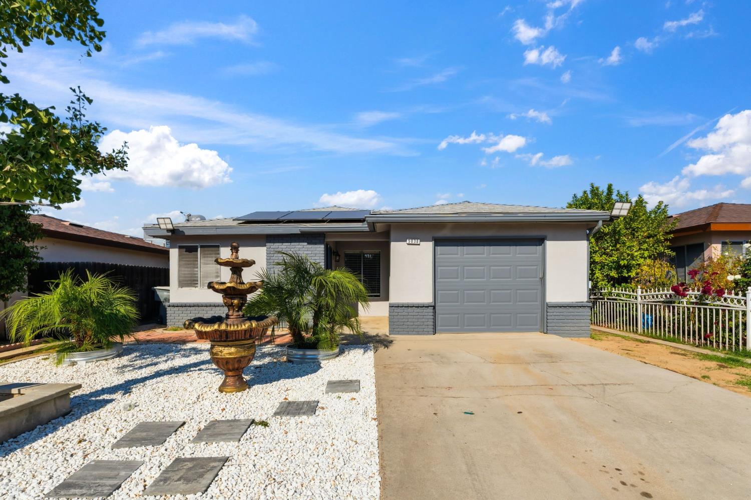 5038 W Donner Ave, Fresno, CA 93722