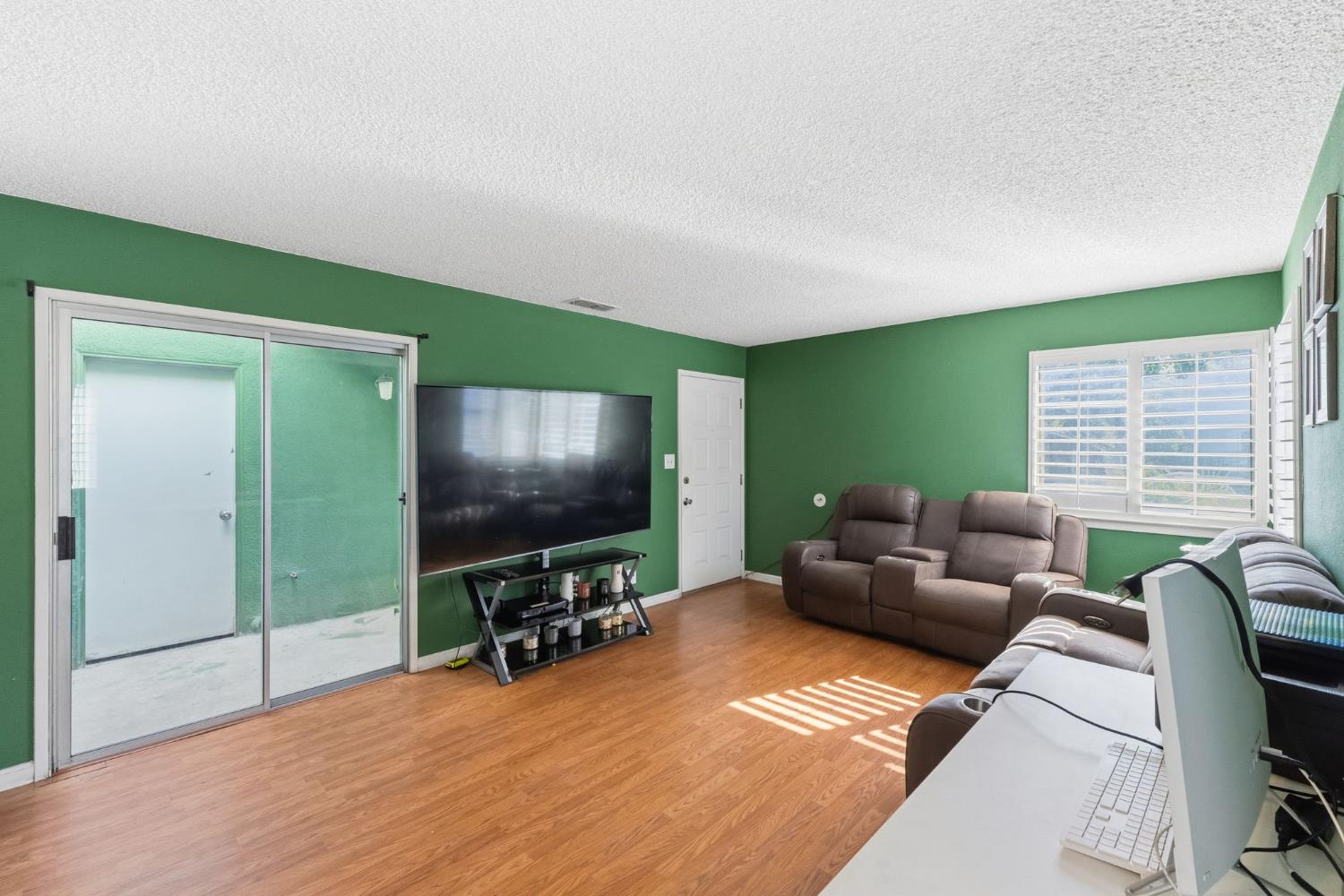 5038 W Donner Ave, Fresno, CA 93722