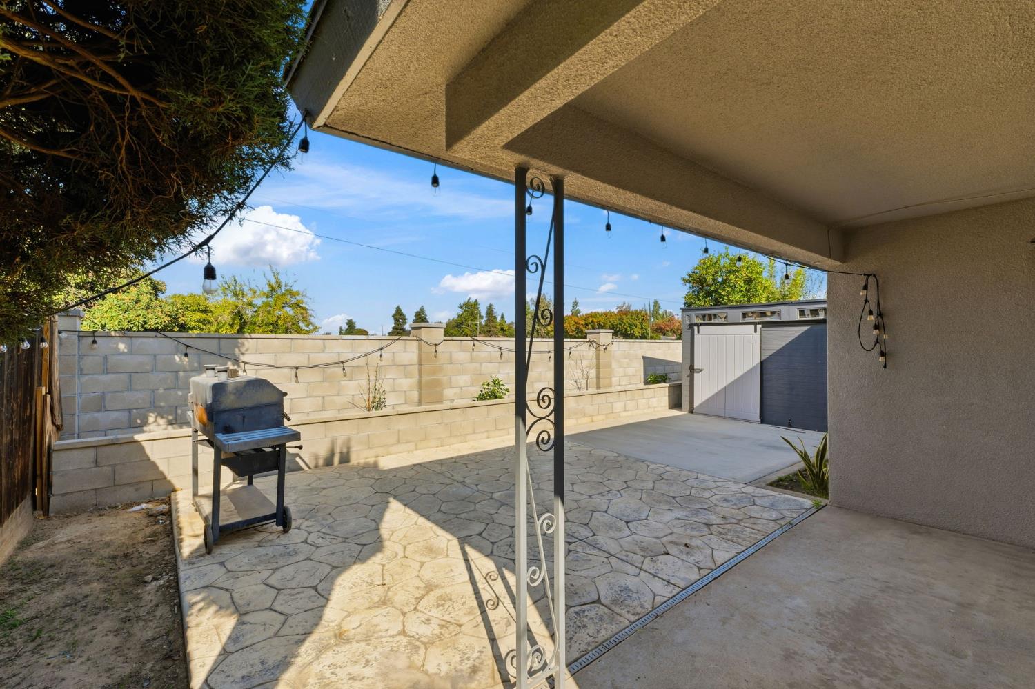 5038 W Donner Ave, Fresno, CA 93722