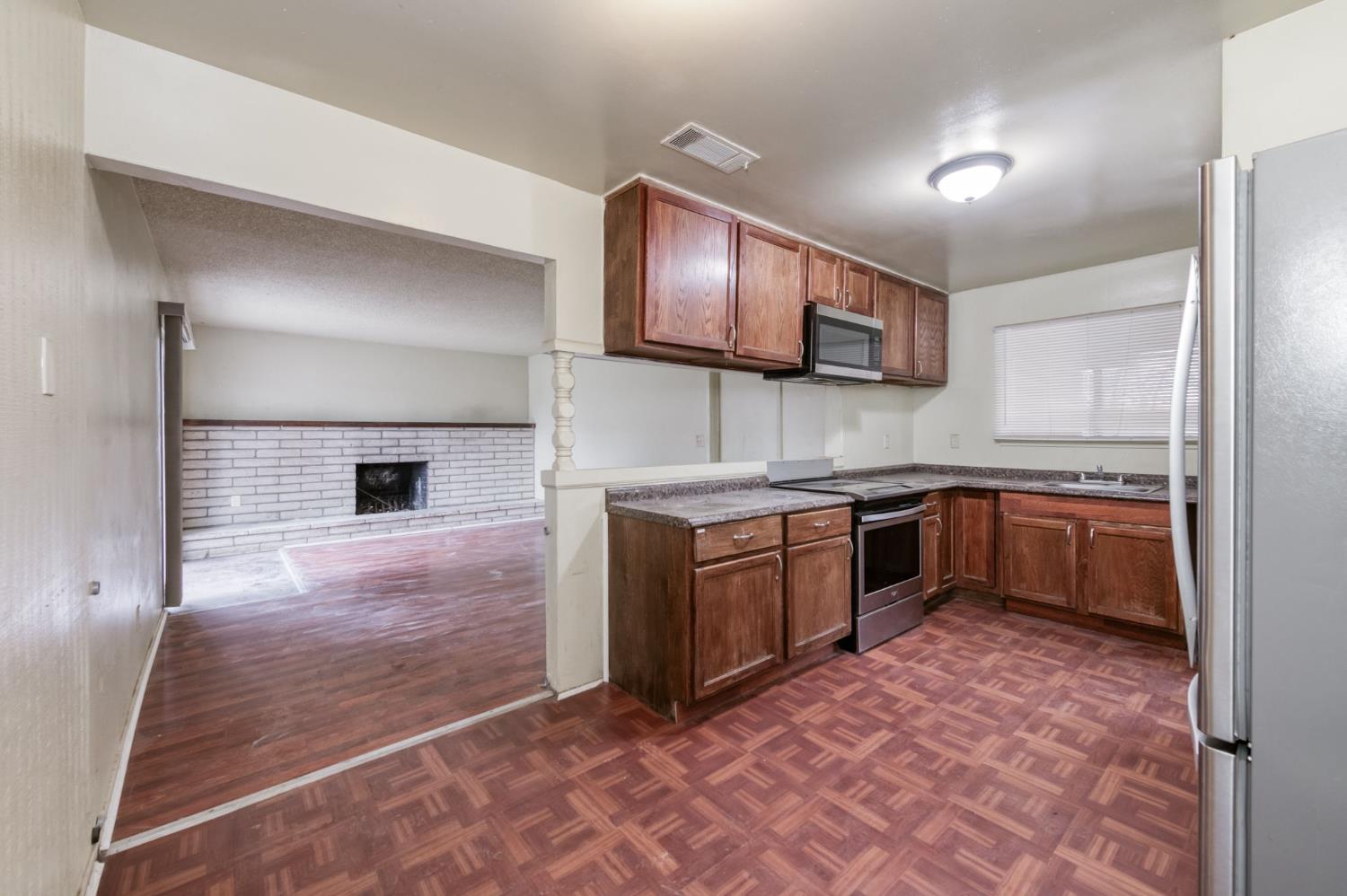 3068 W Fairmont Ave, Fresno, CA 93722