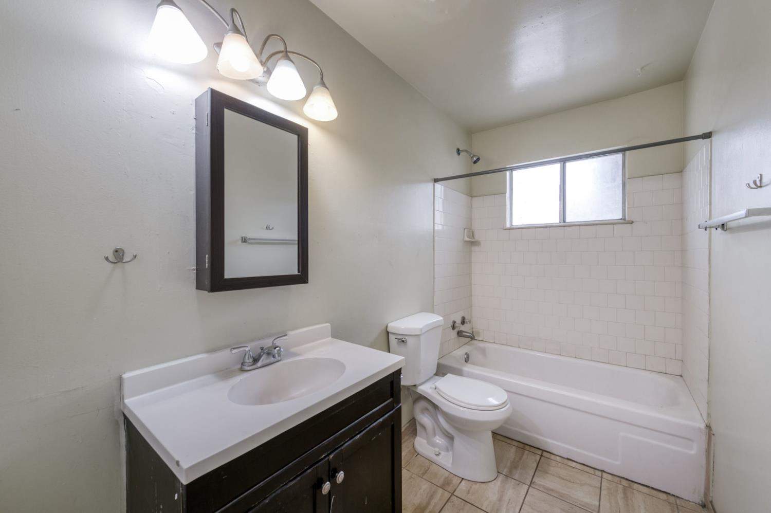 3068 W Fairmont Ave, Fresno, CA 93722