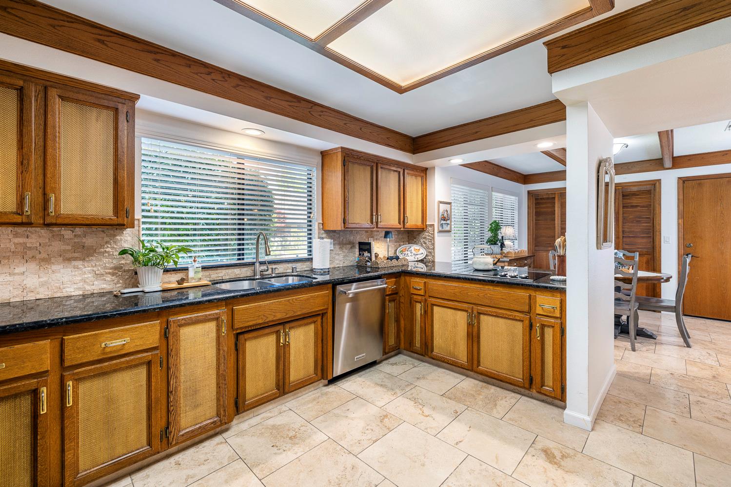 2827 W Compton Ct, Fresno, CA 93711