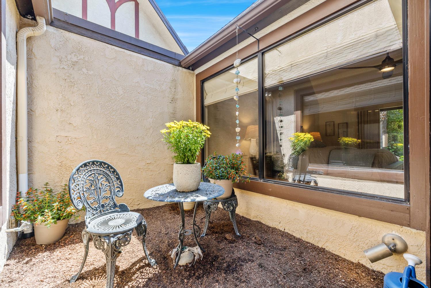 2827 W Compton Ct, Fresno, CA 93711