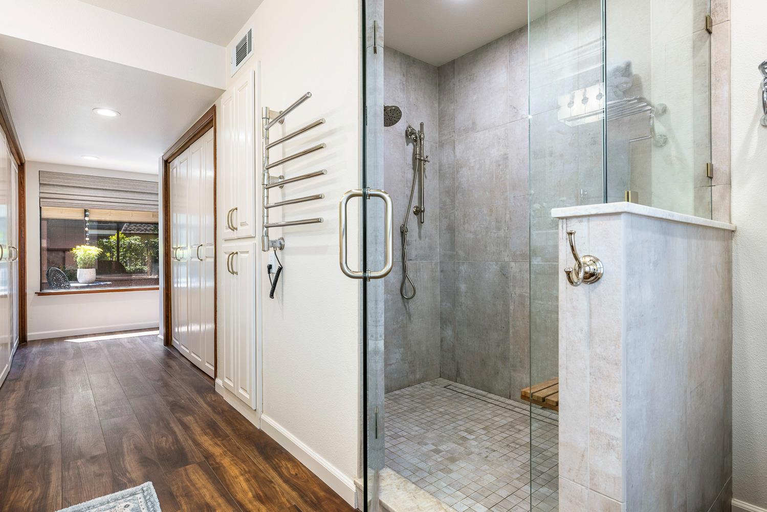 2827 W Compton Ct, Fresno, CA 93711