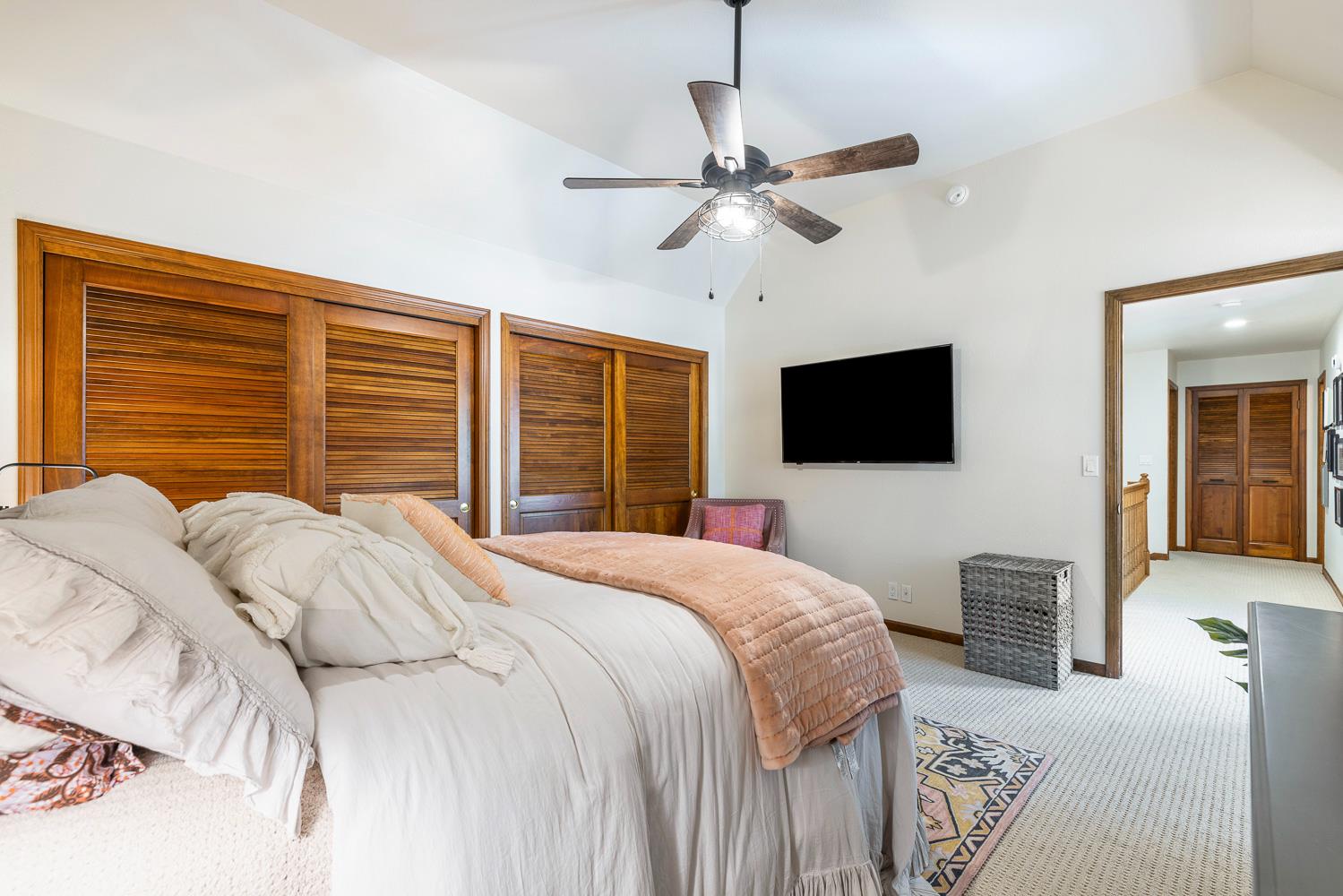 2827 W Compton Ct, Fresno, CA 93711