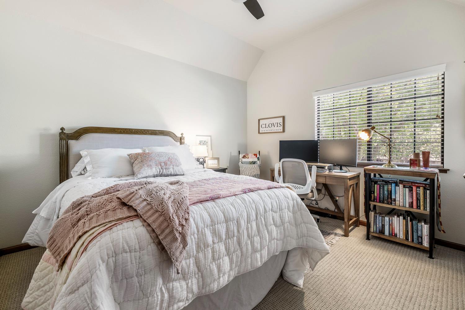 2827 W Compton Ct, Fresno, CA 93711