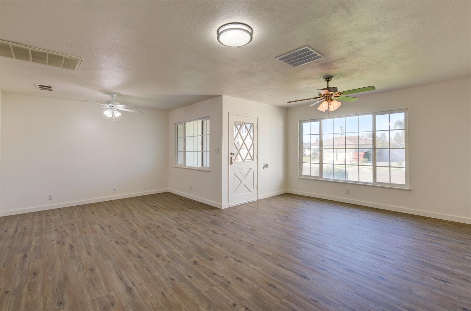 4722 N Callisch St, Fresno, CA 93726