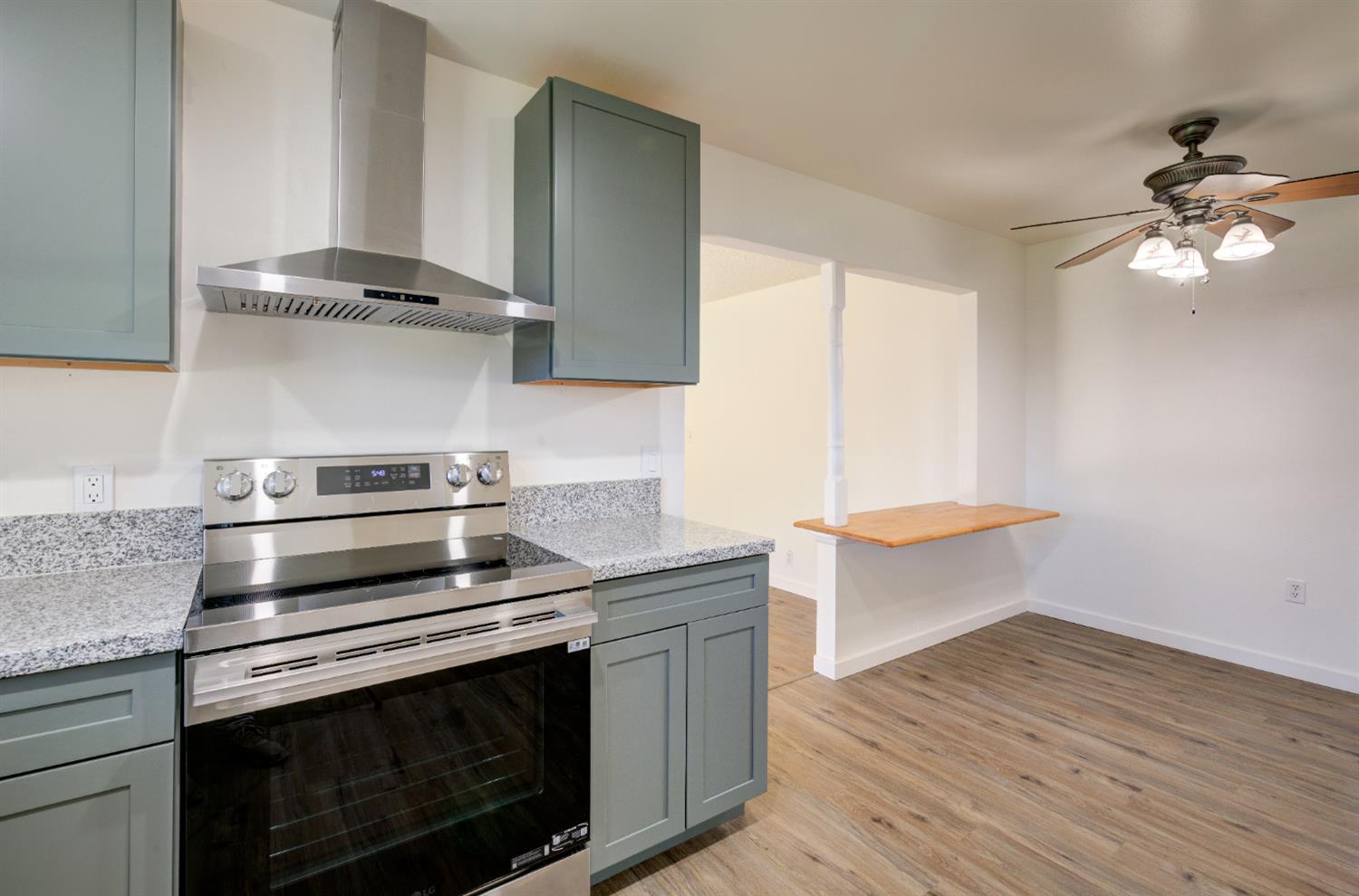 4722 N Callisch St, Fresno, CA 93726