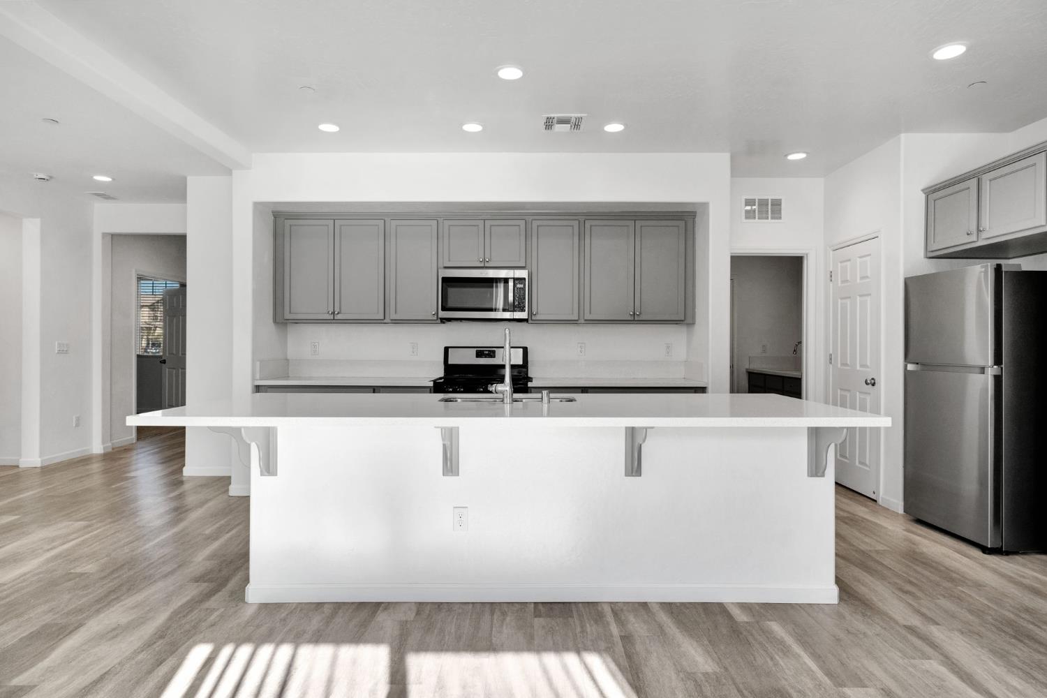 6647 E Vassar Ave, Fresno, CA 93727