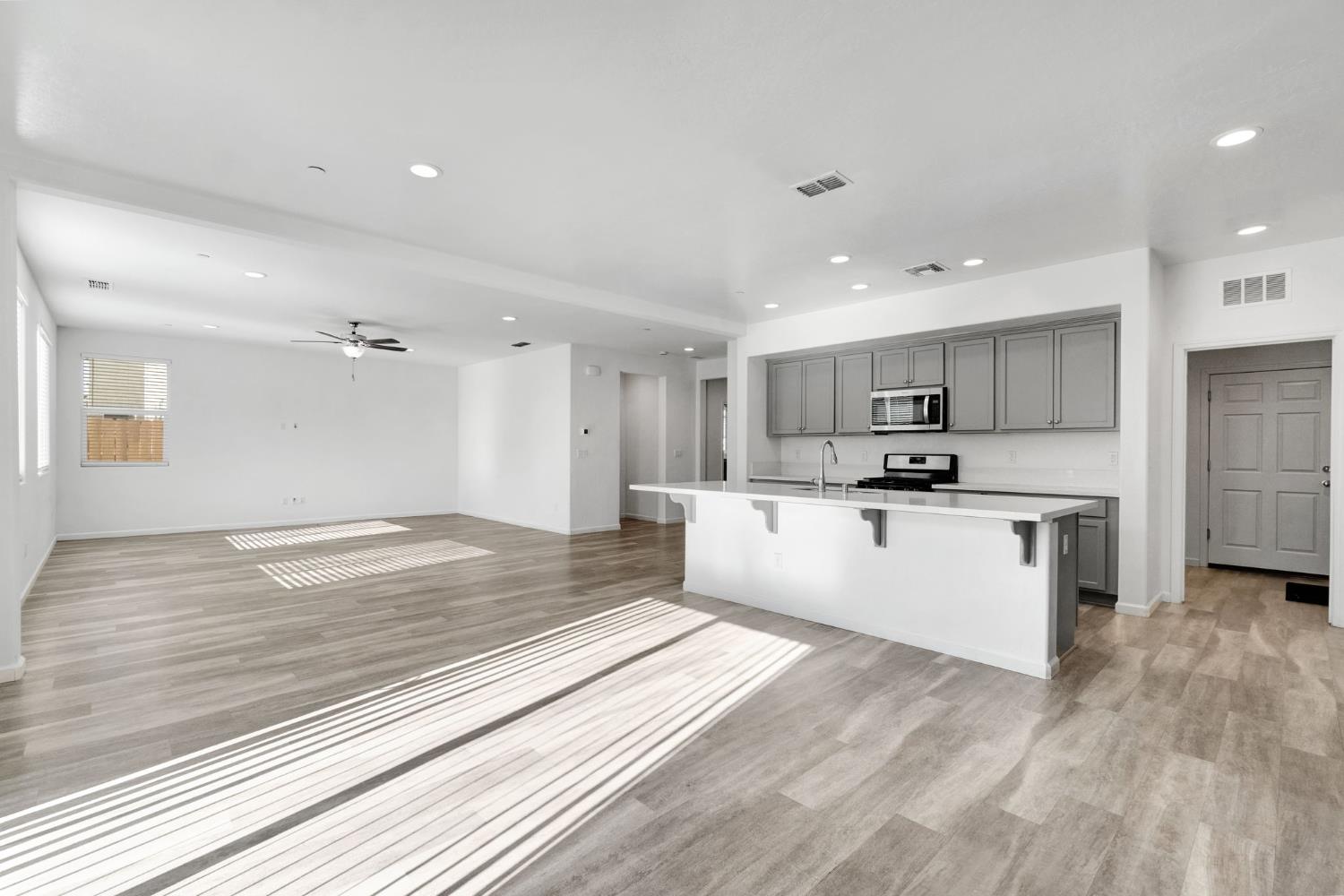 6647 E Vassar Ave, Fresno, CA 93727