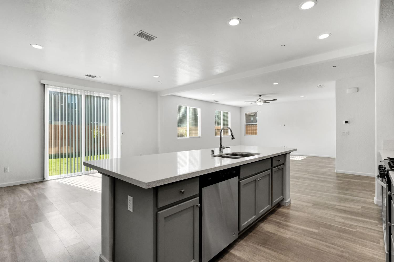 6647 E Vassar Ave, Fresno, CA 93727