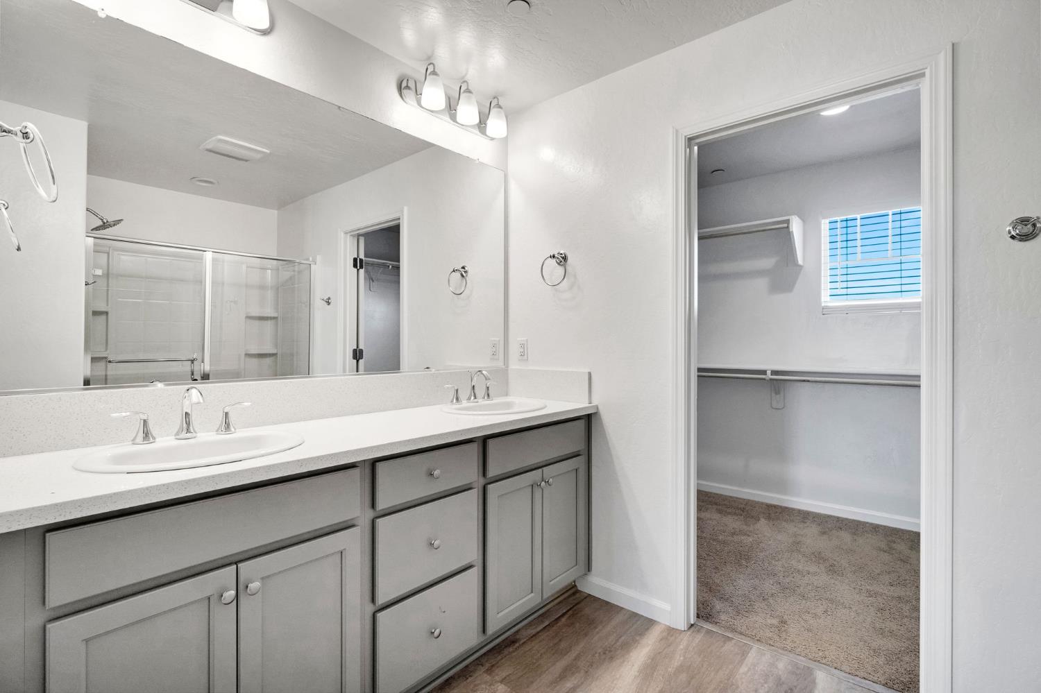 6647 E Vassar Ave, Fresno, CA 93727