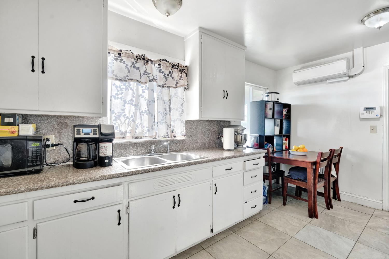 3743 E Mckinley Ave, Fresno, CA 93703