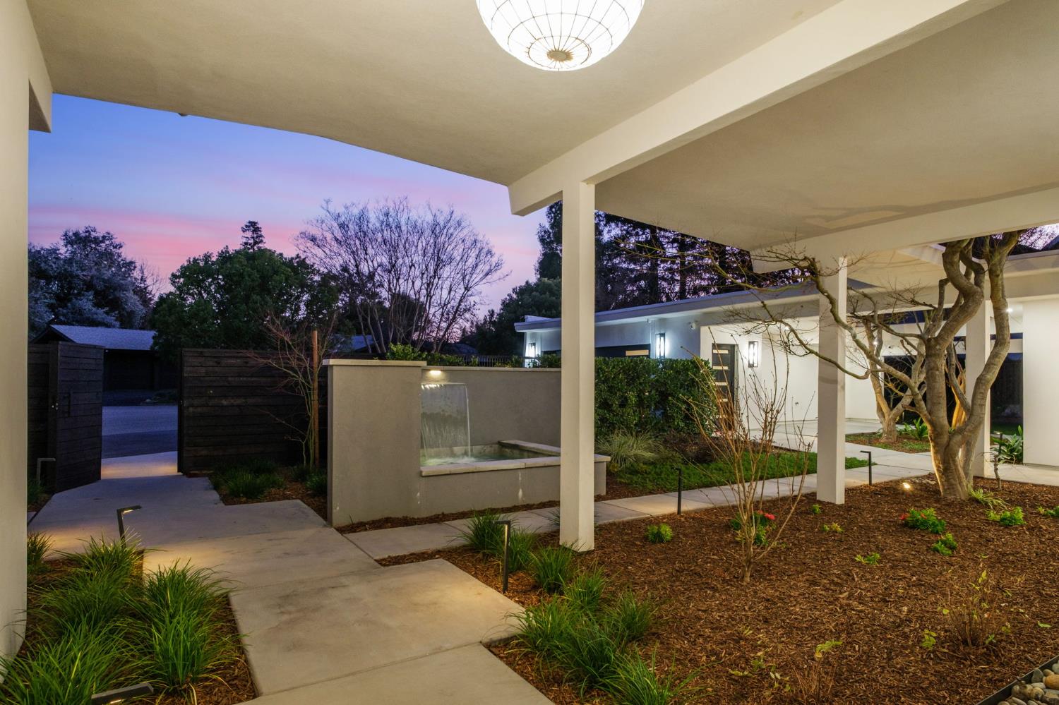 1230 W Moraga Rd, Fresno, CA 93711