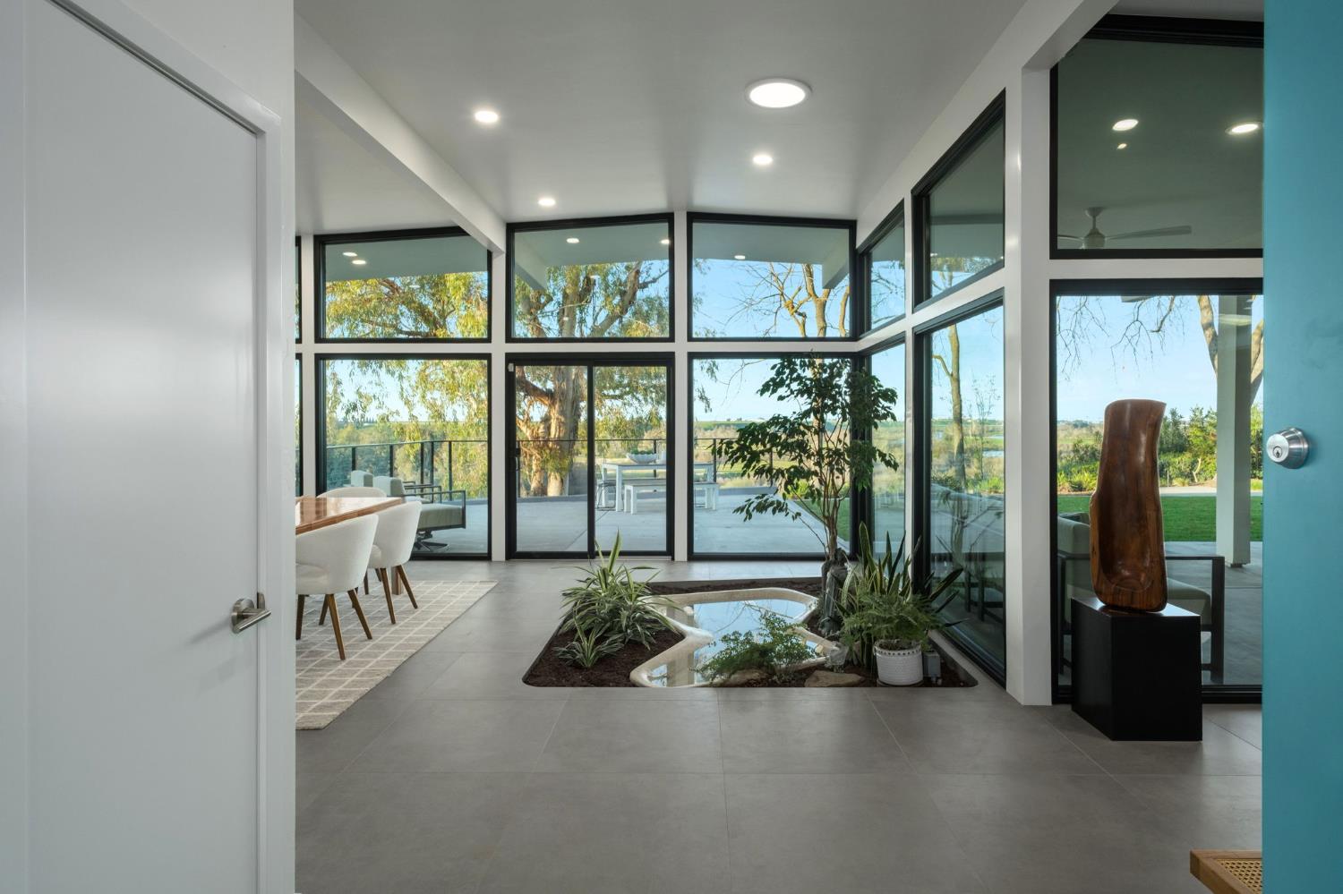 1230 W Moraga Rd, Fresno, CA 93711