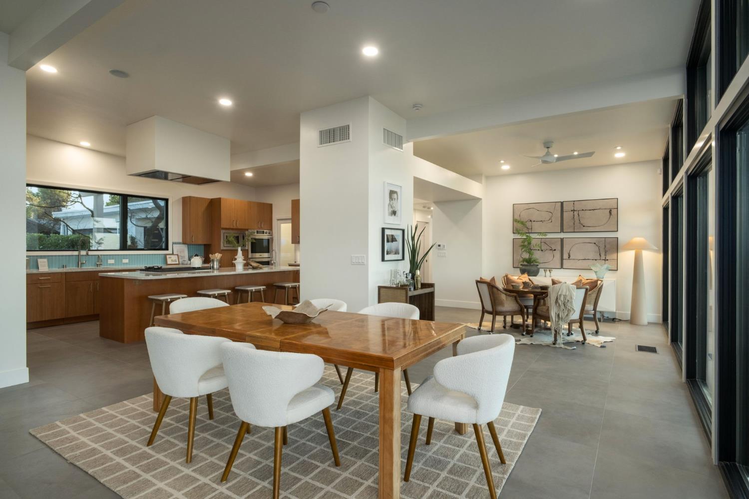 1230 W Moraga Rd, Fresno, CA 93711