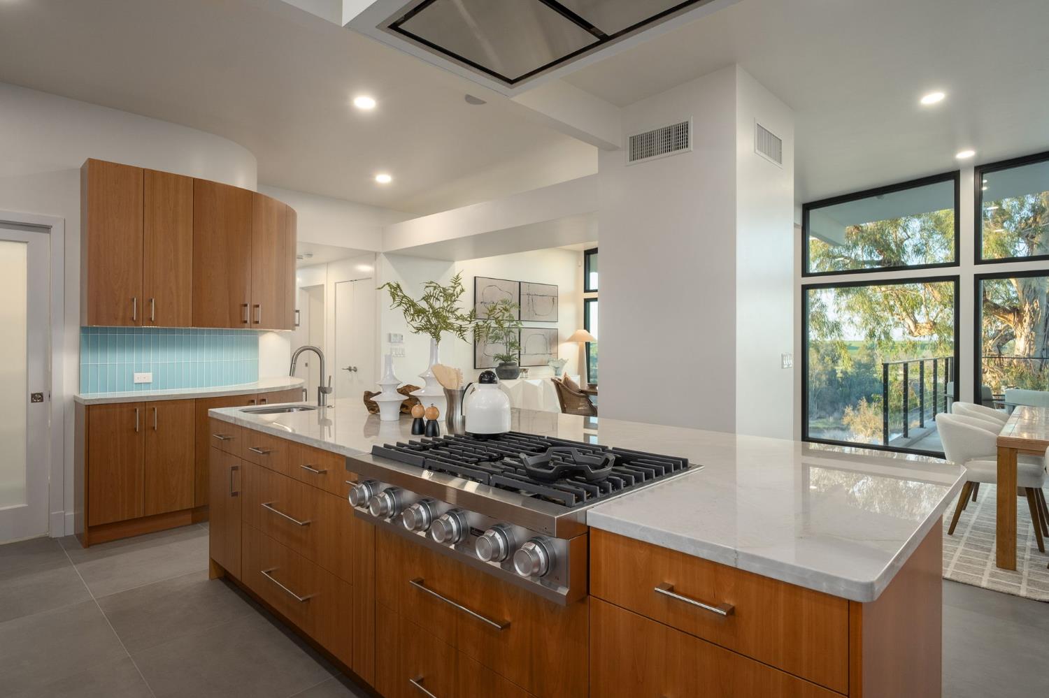 1230 W Moraga Rd, Fresno, CA 93711