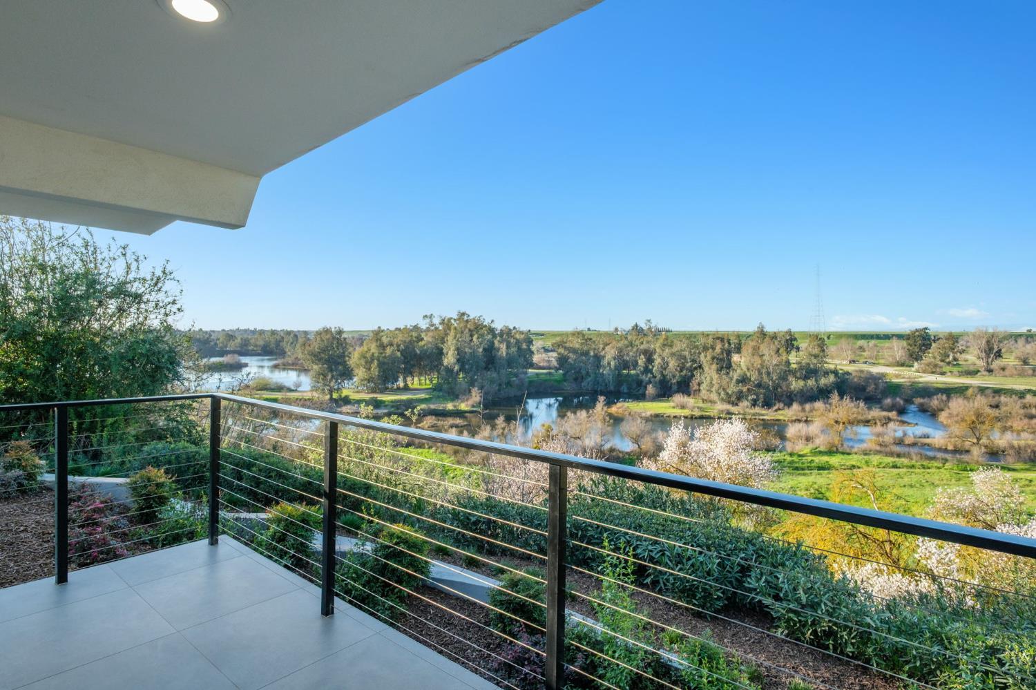 1230 W Moraga Rd, Fresno, CA 93711